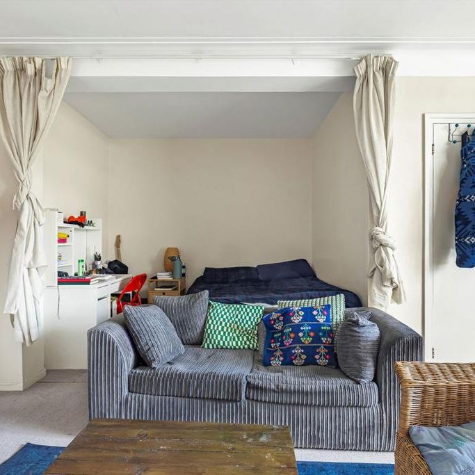 Studio to rent - Photo 1