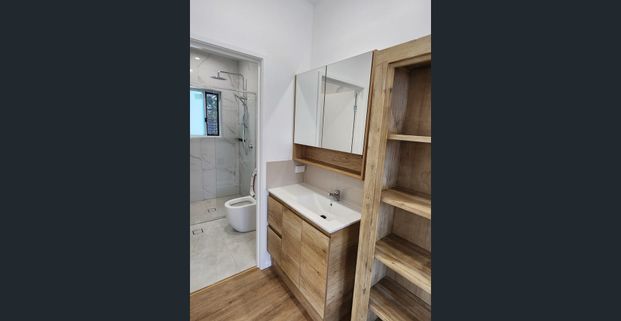 Fully furnished home in prime Runcorn Location - Photo 1