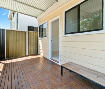 Spacious 2 Bedroom Granny Flat with Private Backyard - Photo 6