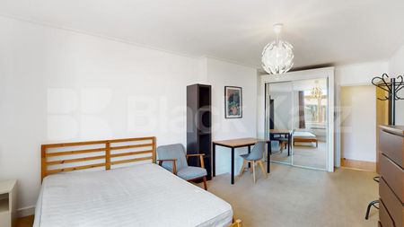 Stylish One-Bedroom Apartment in Prime Old Street Location – 764 Sq Ft - Photo 2