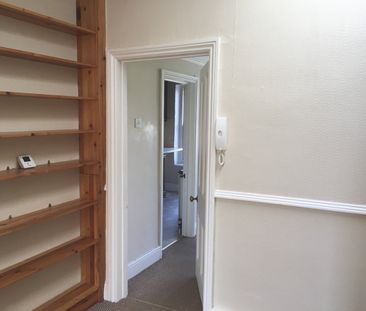 2 Bed Flat, Royal York Villas, BS8 - Photo 4