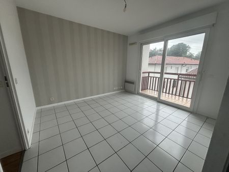 Location Appartement 2 pièces 33m² ST JEAN DE LUZ 64500 - Photo 2