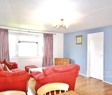 Park Barn Drive, Guildford, Surrey, GU2 8EU - Photo 2