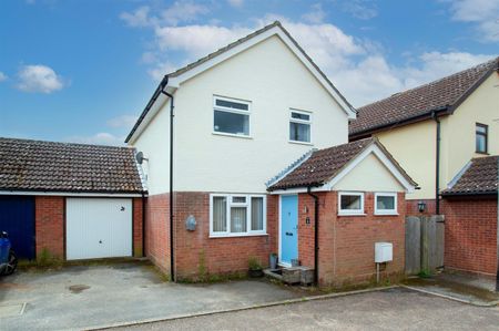 Borradale Court, Steeple Bumpstead - Photo 2