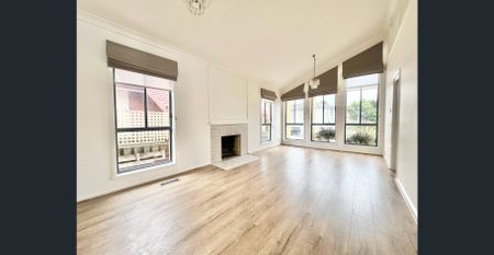Comfortable Family Living in a Convenient Roxburgh Park Location! - Photo 3