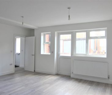 4 bedroom maisonette to rent - Photo 3