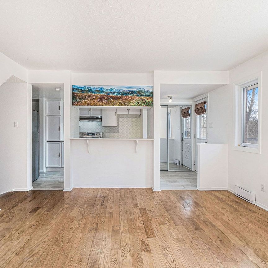 For Lease - 1204 Shillington Avenue Unit# 16, Carlington - Central Park, Ontario - Photo 1