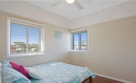 Split level family home. - Photo 4