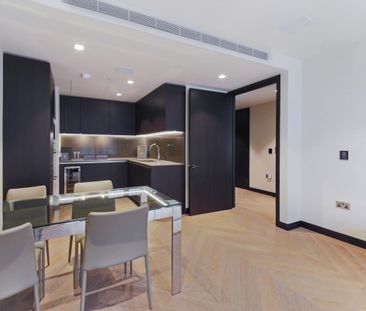 A stylish one bedroom apartment to rent in One Tower Bridge, SE1. - Photo 1