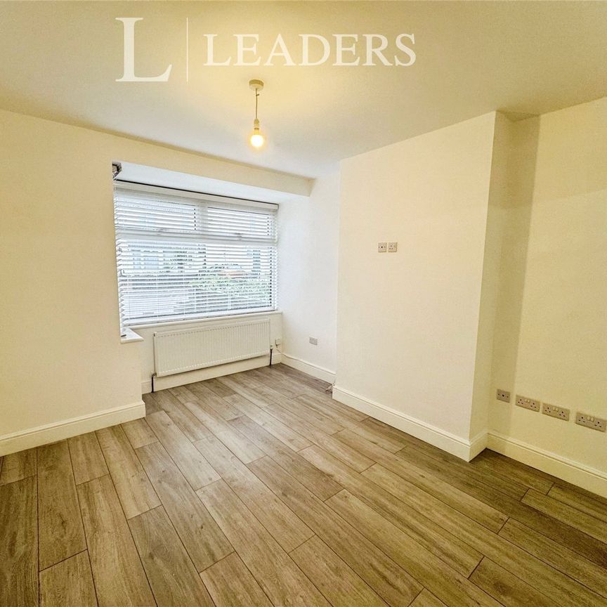 3 bedroom house to rent Tewkesbury Road, Clacton-on-Sea, Essex, CO15 - Photo 1