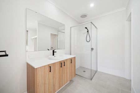 16 Quartz Road, Treeby WA 6164 - Photo 3