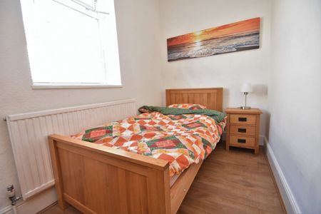 3 bedroom terraced house to rent - Photo 5