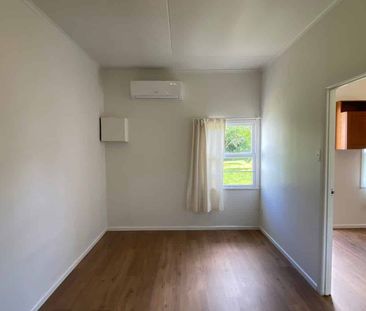 Henderson, Studio - Photo 1