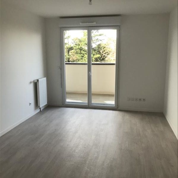 2 pièces - 37,7 m² - 3ème étage - Colocation non autorisée - Photo 1