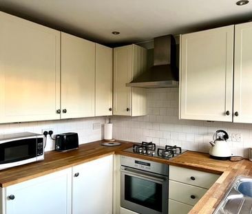 2 bedroom terraced house to rent - Photo 4