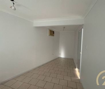 One Bedroom Granny Flat, in a Prime Location! - Photo 3