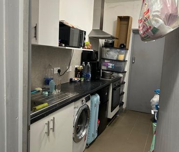 Room in a Shared House, Pinner Road, HA1 - Photo 6