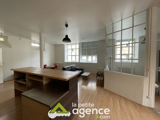 Grand loft T2 centre de ville de Bourges avec emplacement de parking. - Photo 1