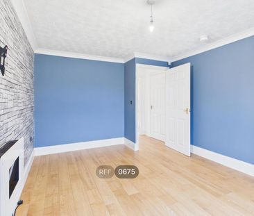 3 bedroom semi-detached house to rent - Photo 2