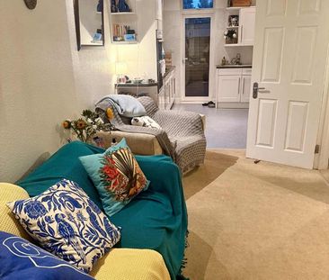 Room in a Shared House, Putney Bridge Road, SW15 - Photo 1