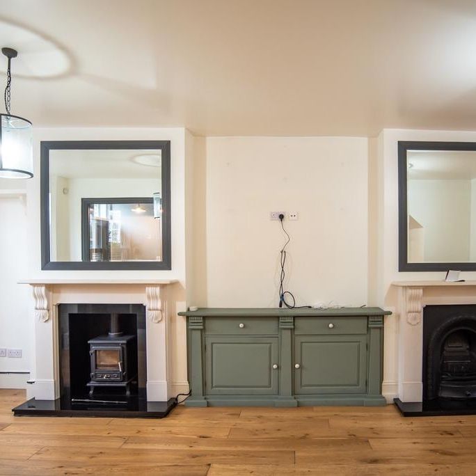 4 bedroom terraced house to rent - Photo 1