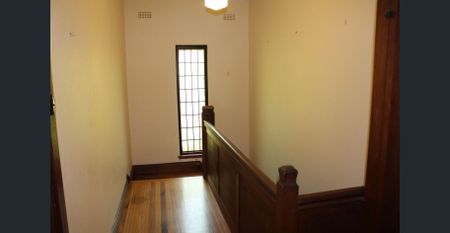 AMAZING 3 BEDROOM ART DECO - Photo 4