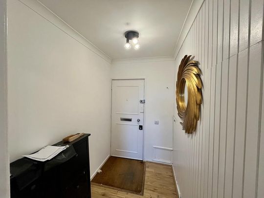 3 bedroom flat to rent - Photo 1