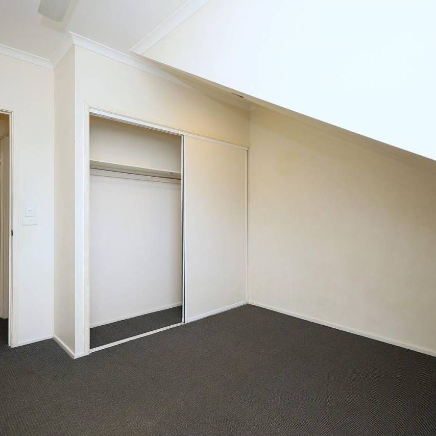 Fully Air Condiitoned Townhouse - Gated Complex - Pool - Photo 1