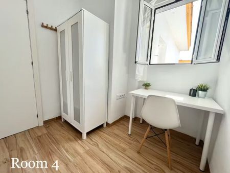 Calle Coral, Sevilla, Andalusia 41009 - Photo 2