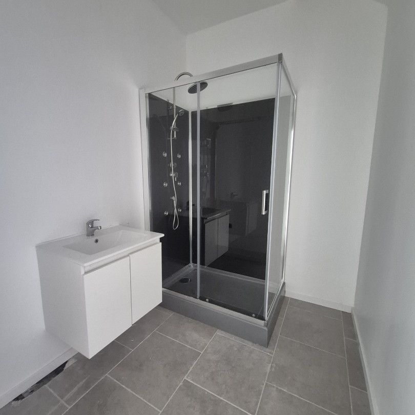 Location Appartement 2 pièces 31m² FEIGNIES 59750 - Photo 1
