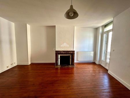 Location Appartement 4 pièces 73m² BORDEAUX 33000 - Photo 2