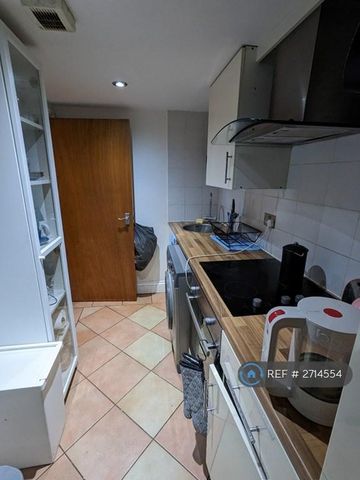 1 bedroom flat to rent - Photo 3