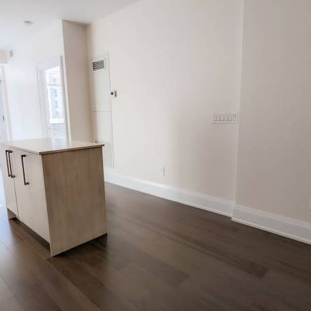 88 CUMBERLAND ST., #801 - YORKVILLE, 1BED+DEN/1BATH, LAUNDRY, LOCKER - Photo 4