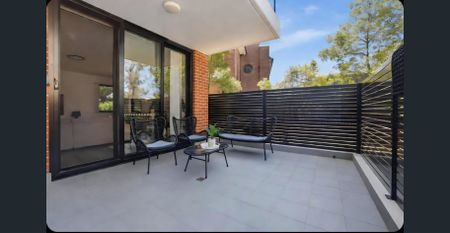 Spacious 2-Bedroom Unit with Private Courtyard – Perfect for Comfortable Living - Photo 4