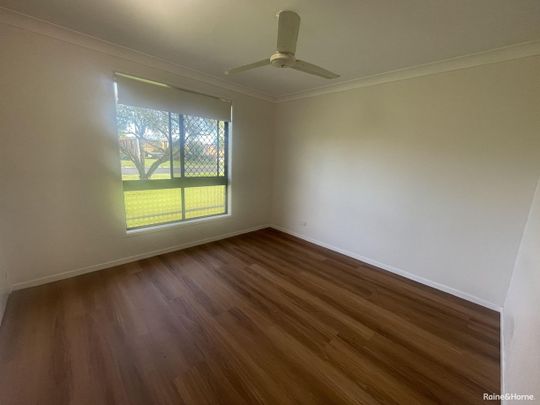 2 BEDROOM LOWSET DUPLEX - BREAK LEASE - Photo 1