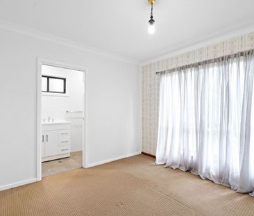 BATEAU BAY BEACH ..... 2-3 bedroom home - Photo 2