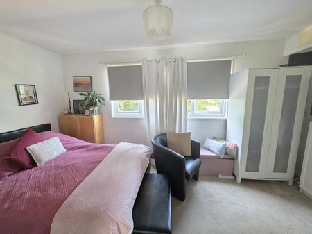 4 Bedroom House To Let - Photo 2
