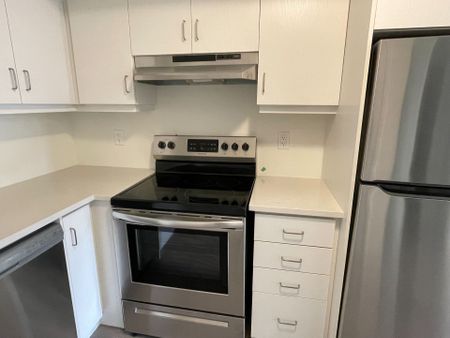 For Lease - 2791 Eglinton Avenue Unit# 516, Toronto, Ontario - Photo 3