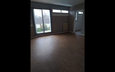 Location Appartement 4 pièces 73 m² Le Blanc - Photo 4