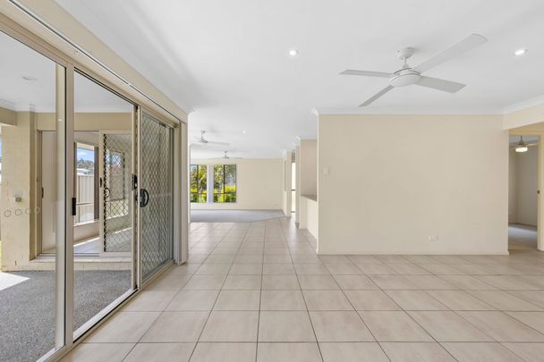 Spacious Family Living in the Heart of Upper Coomera - 4-Bedroom Home with Modern Comforts. - Photo 1