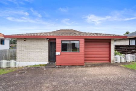 Two Bedroom Unit in Panmure - Photo 5