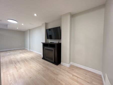 For Lease - 3866 Freeman Terrace Unit# Basement, Mississauga, Ontario - Photo 2