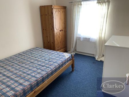 5 bedroom detached house to rent - Photo 4
