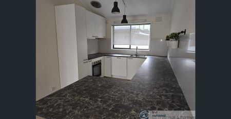 Close to Everything - Photo 5