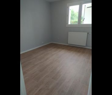 Location Maison 4 pièces 84 m² Lureuil - Photo 3