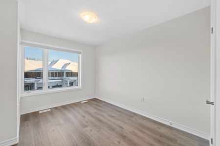 For Lease - 50 Hickey Lane Unit# Lindsay & Eglington, Kawartha Lakes, Ontario - Photo 3