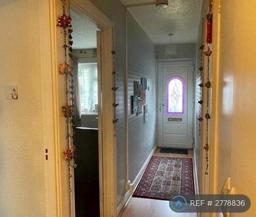 2 bedroom maisonette to rent - Photo 4