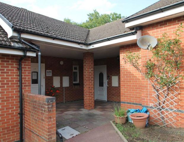 1 bedroom bungalow to rent - Photo 1