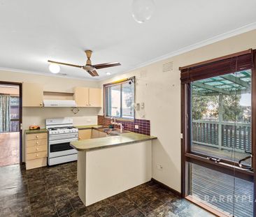 Family Home - Photo 4