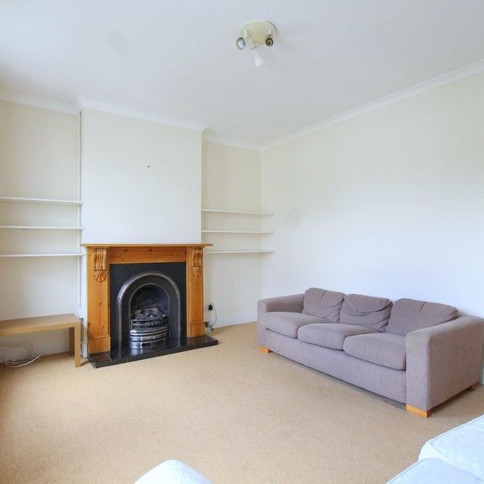 2 Bedroom Split Level Maisonette, Russell Road, Wimbledon - Photo 1